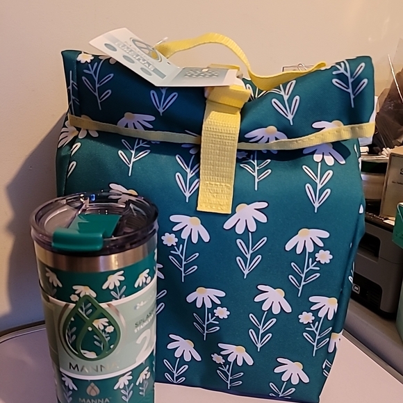 Manna Floral Insulated Lunch Bag and Tumbler Set - Picture 1 of 6